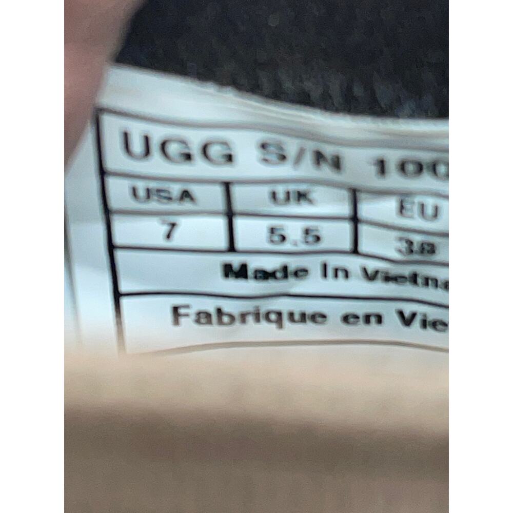 UGG Women's Classic Glen Short Chocolate Leather Boot Size Women's 7 - Picture 6 of 7